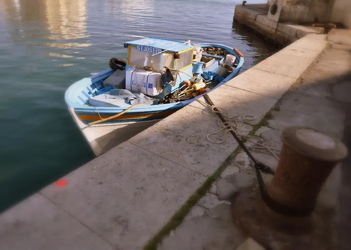 "Luigi" Balcon Sur La Mer Et Le Port De Sete